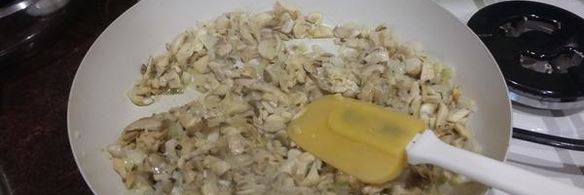 жульен из грибов под яйцом