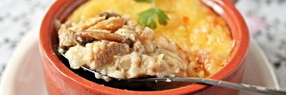 жульен с курицей и грибами в горшочках
